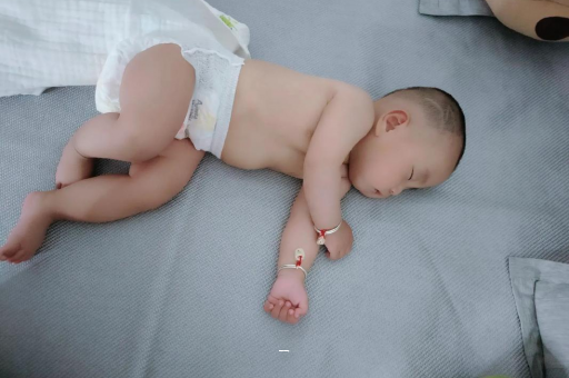 任丘宝宝脸上有白色斑块 任丘宝宝脸上有白色斑块